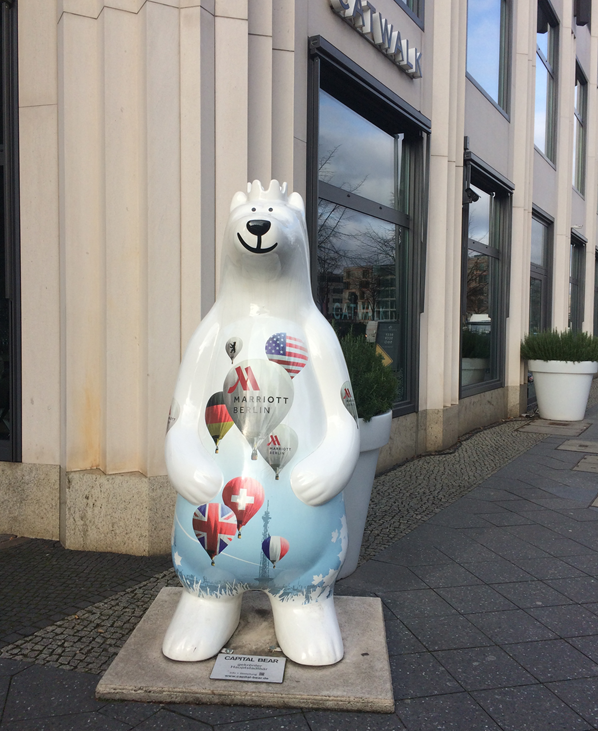 Медведь – символ Берлина, о чем постоянно напоминают его скульптуры на улицах!